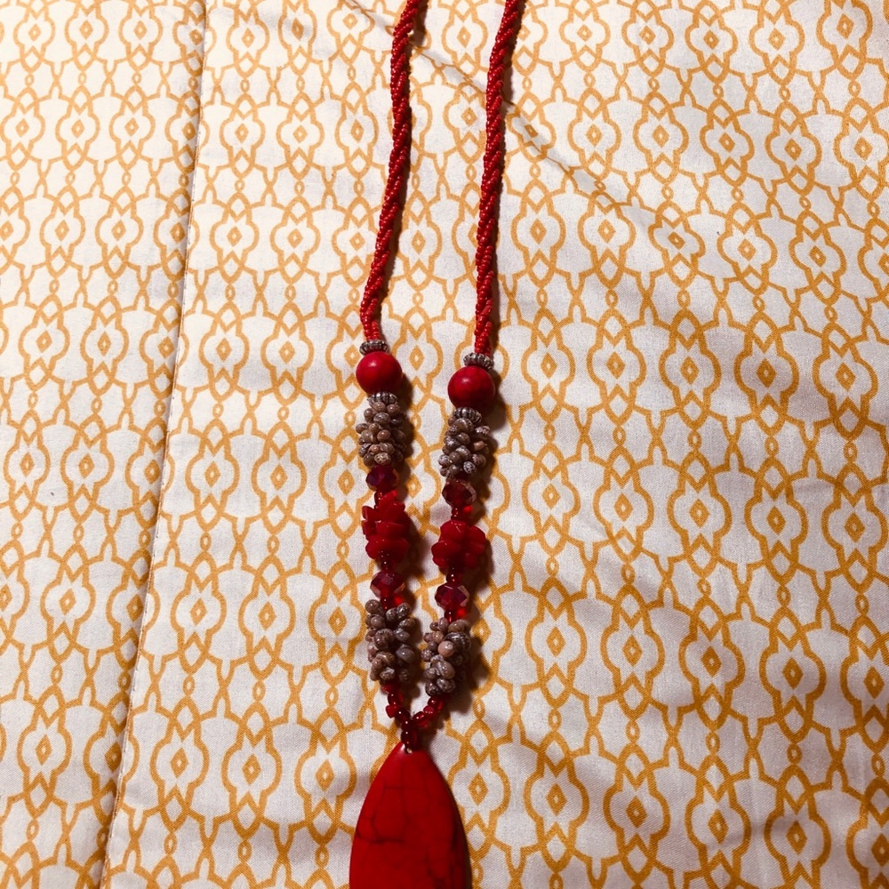 Crackle rock and beaded gem necklace(🚨RARE)